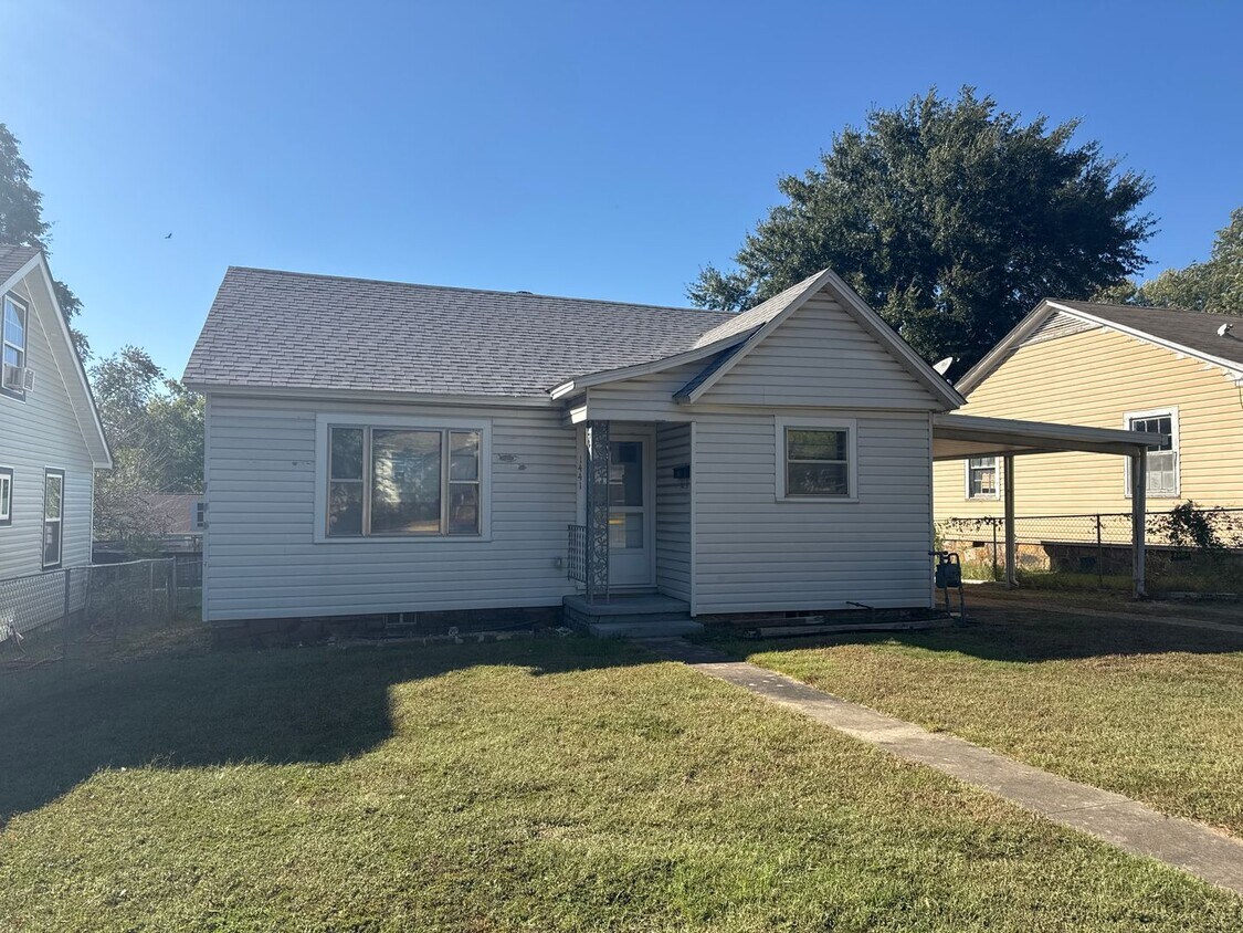 Primary Photo - 1441 N 36th St