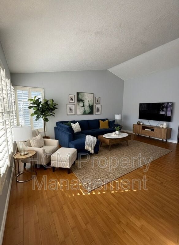 Building Photo - 329 Huntington
