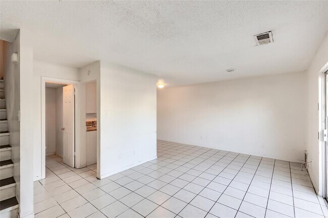 Building Photo - 2215 Mission Hill Dr