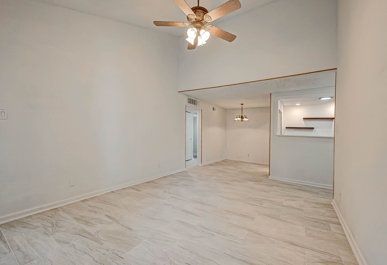 Foto principal - 10047 Westpark Dr