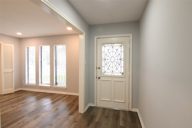 Foto del edificio - 12511 Ella Lee Ln
