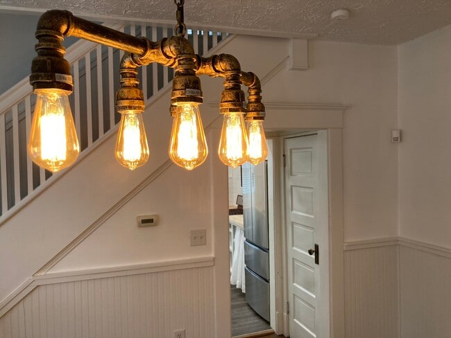 Building Photo - 328 E 12th St