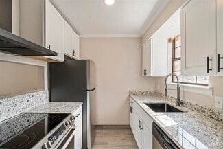 Building Photo - 7250 Hilburn Rd