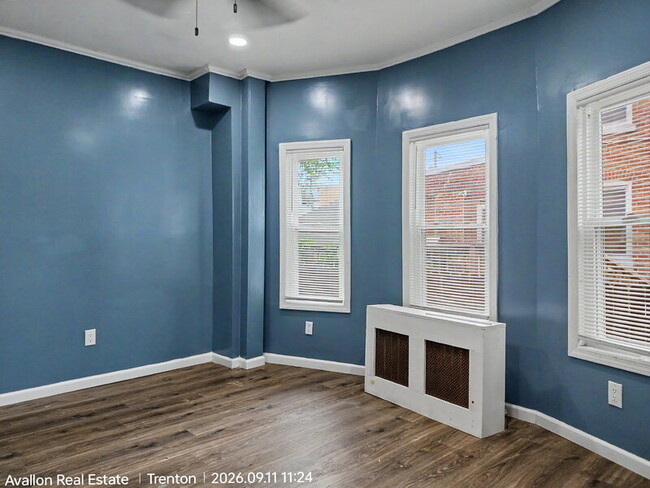 Foto del edificio - 1275 Hamilton Ave