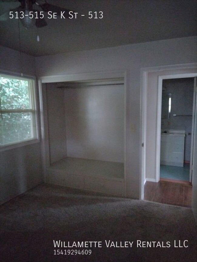 Building Photo - Large one bedroom duplex in Grants Pass
