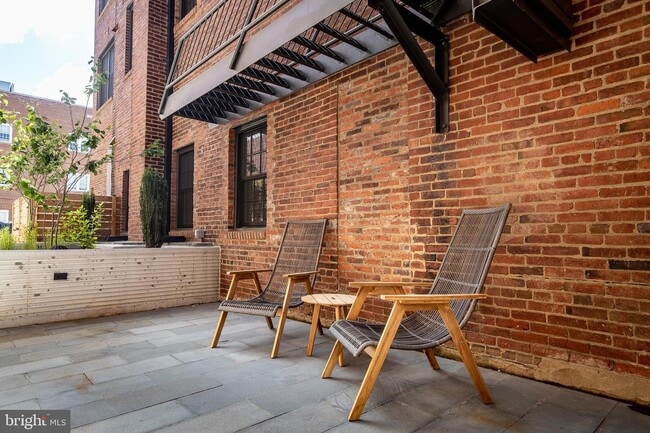 Building Photo - 1813 35th St NW