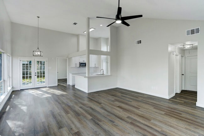 Building Photo - 18323 Autumn Trails Ln