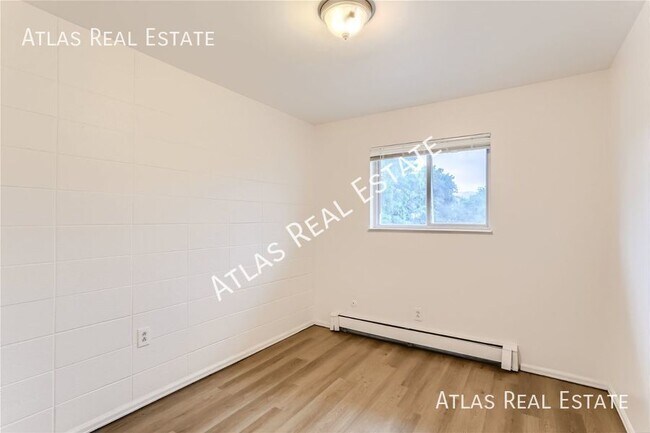 Building Photo - 901 S Taft Hill Rd