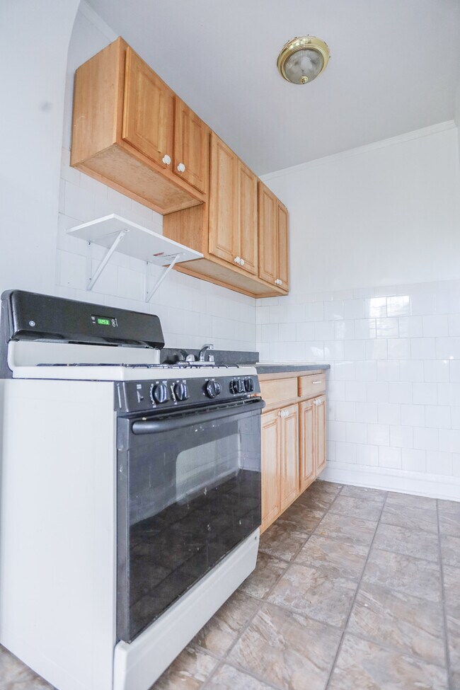 Foto del edificio - 5037 W Montrose Ave