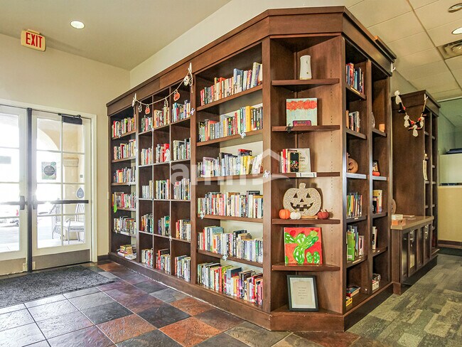 Foto del edificio - 20726 W Point Ridge Rd