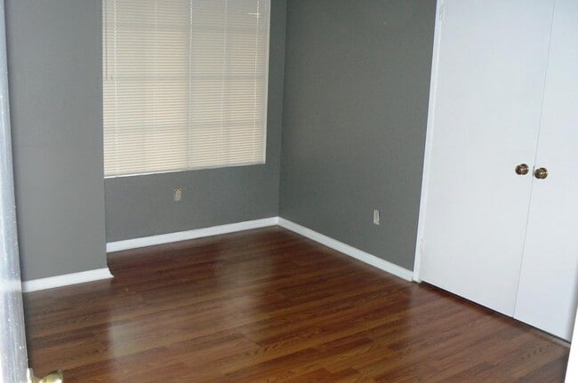 Building Photo - 25422 Lavender Cir