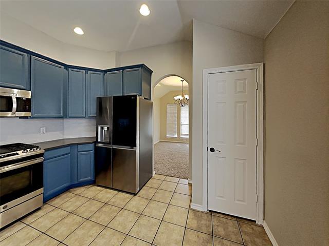 Foto del edificio - 640 Babbling Brook Dr