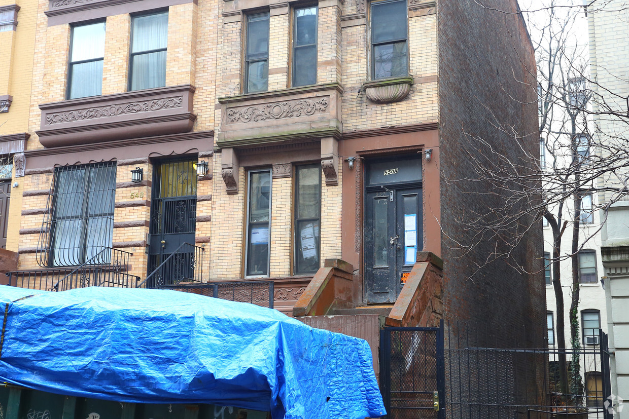 Building Photo - 550 W 140th St
