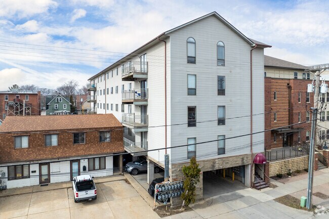 Foto del edificio - 613 S Dubuque St