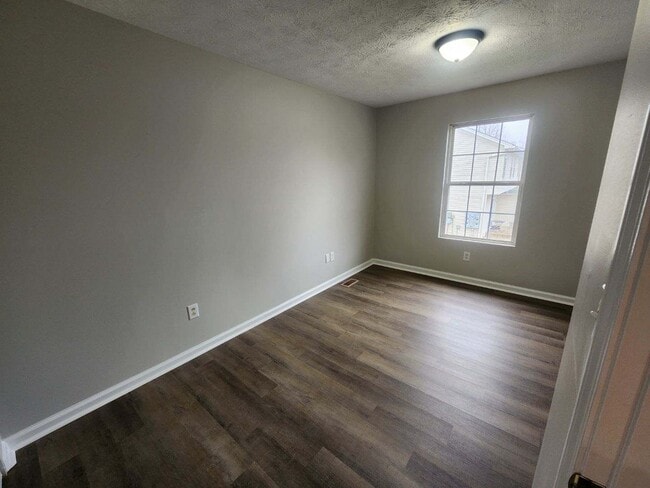 Foto del edificio - 113 Karen Ct