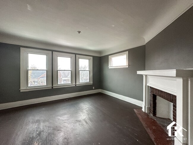 Building Photo - 2732-2734 Clements