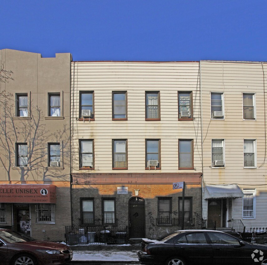 Building Photo - 217 Himrod St