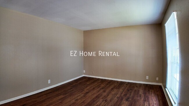 Foto del edificio - Price to Lease Fast! $899/mth!
