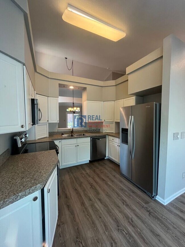 Foto del edificio - 9850 Carmel Ct
