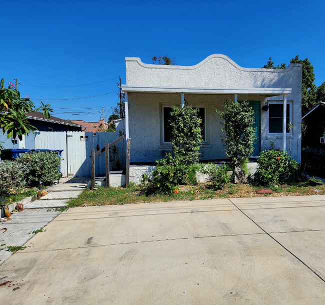 Building Photo - 3147 Prescott St N