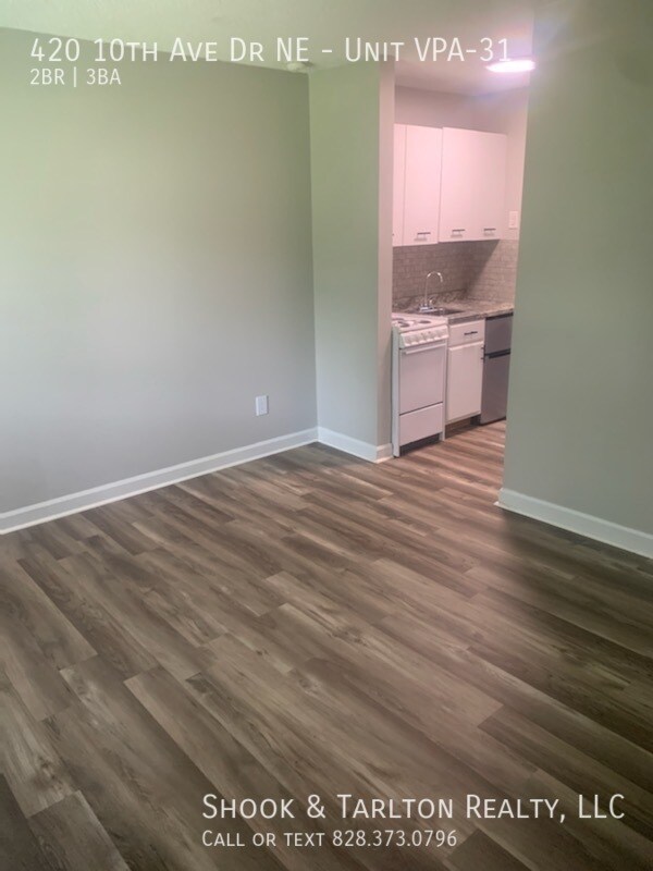 420 10th Ave Dr NE Unit VPA31, Hickory, NC 28601 Room for Rent in