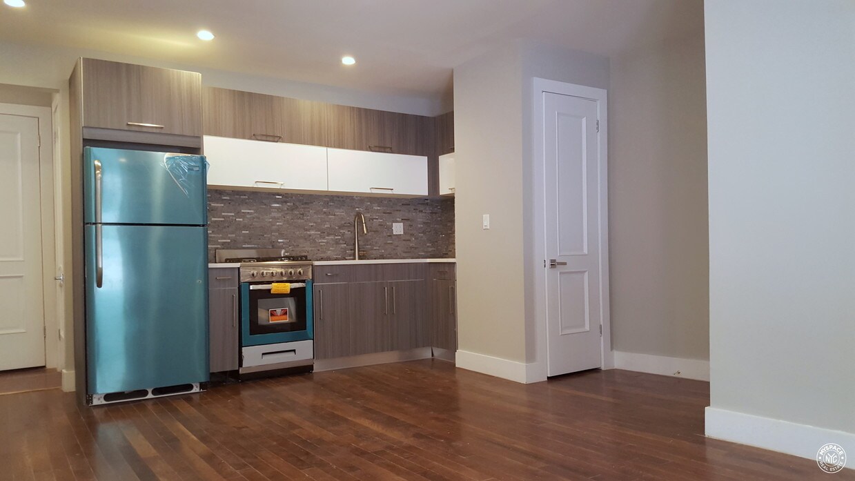 Primary Photo - 2714 Avenue D