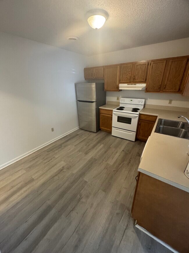 Building Photo - 156 Berrywood Ln