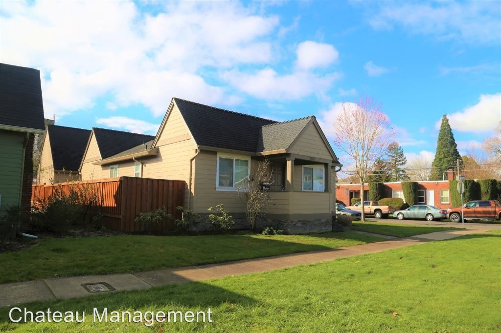Primary Photo - 4 br, 2 bath House - 1660 NW Van Buren Ave.