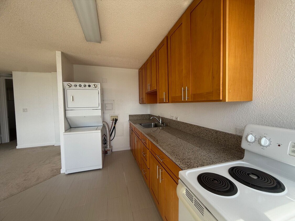 Foto principal - Remodeled 2 bedroom, 1 bath with assigned ...