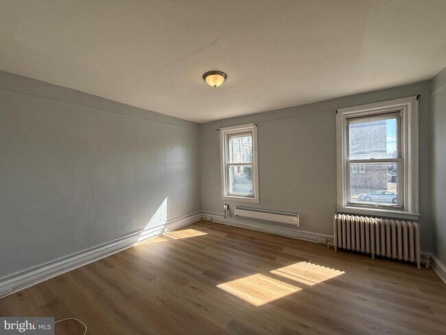 Building Photo - 2423 E Allegheny Ave