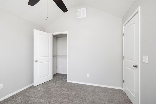 Foto del edificio - 4 Bedroom Home in Willard School Districts