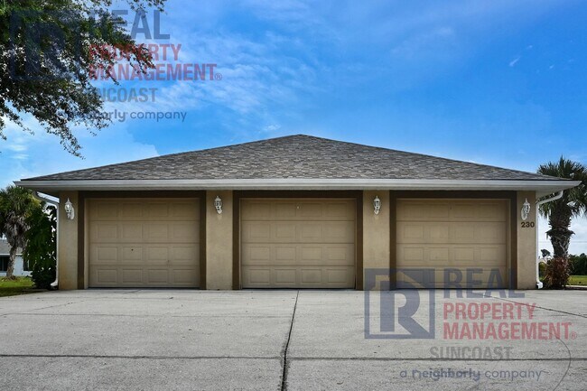 Building Photo - 230 Rotonda Blvd W