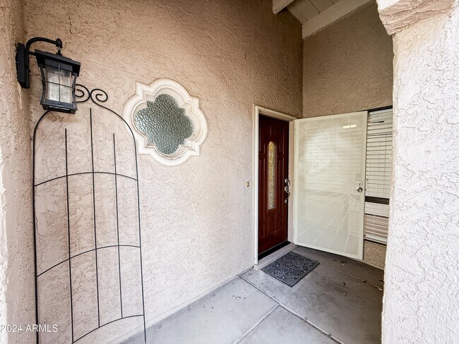 Building Photo - 6617 N 78th Pl