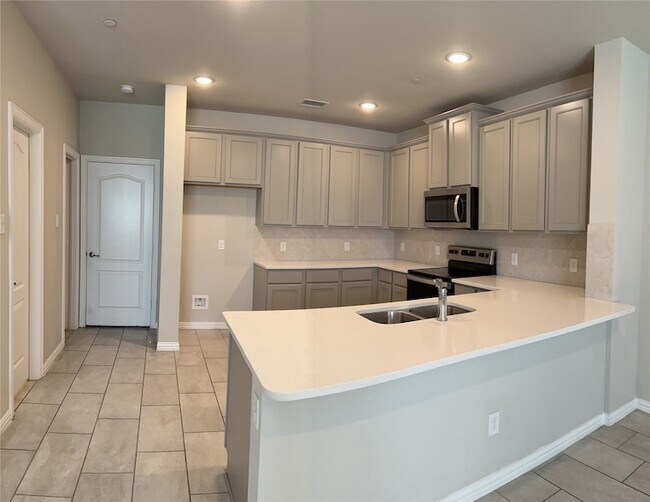 Foto del edificio - 2400 Greystone Dr