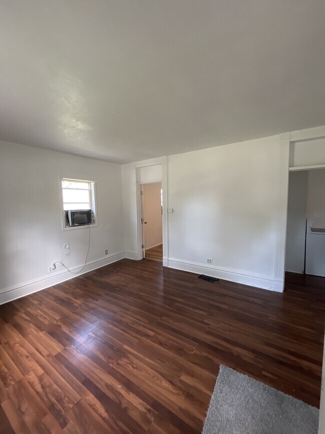Building Photo - 507 Fir St