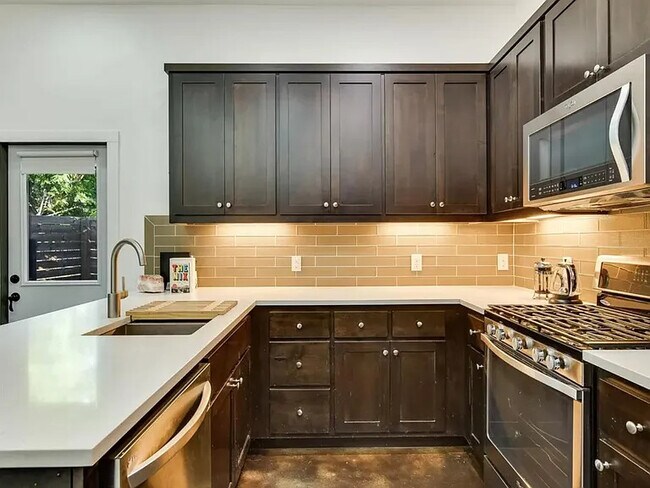 Foto del edificio - 2203 E 14th St