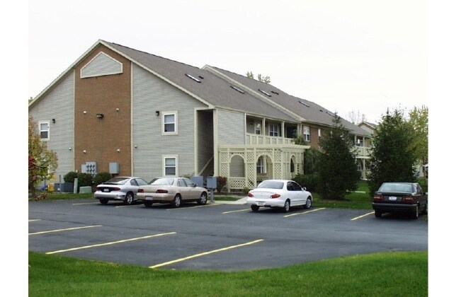 Foto del edificio - Greenlawn Arbors Apartments