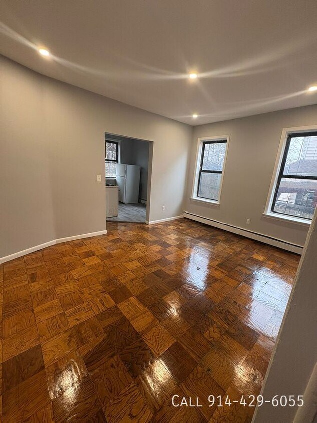 Building Photo - 609 Van Cortlandt Park Ave