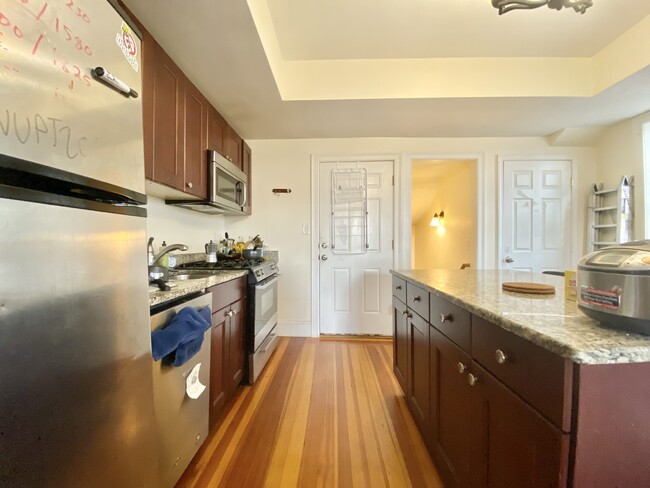 Building Photo - 107 Fisher Ave