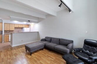 Building Photo - 5929 Queensloch Dr