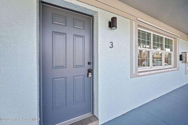 Foto del edificio - 1011 S Miramar Ave