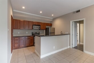 Building Photo - 4515 Briar Hollow Pl
