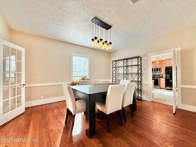 Foto del edificio - 2512 Hendricks Ave