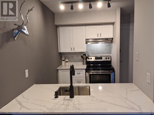 Photo du bâtiment - 1029 King St W