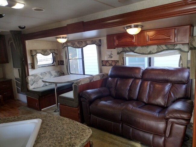 Foto del edificio - 411 S Dick Price Rd