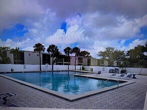 Building Photo - 3400 Blue Lake Dr