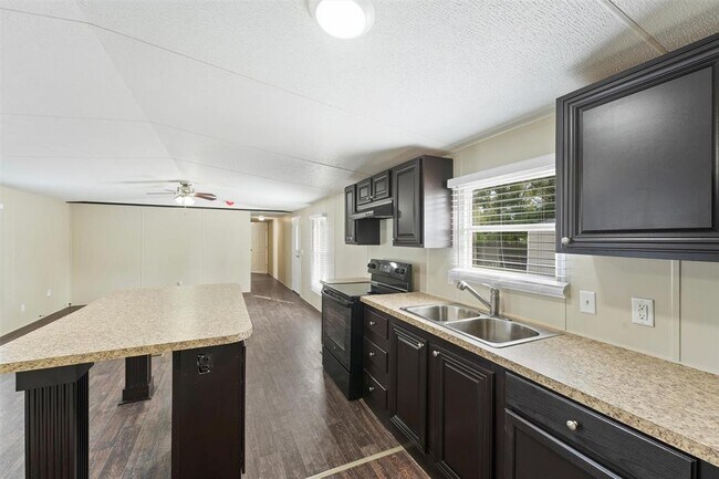 Foto del edificio - 21613 Dogwood Dr