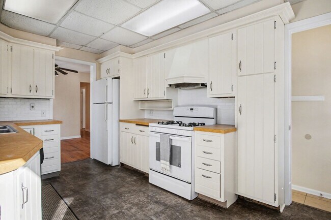 Foto del edificio - 3 Bedroom, 1 Bath Single Family Home!