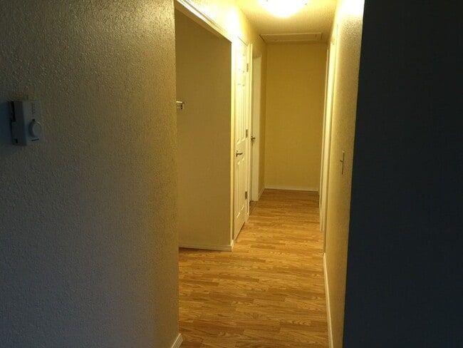 Foto del edificio - Completely remodeled 3 bedroom unit!! Pets...