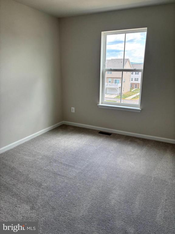 Foto del edificio - 293 Mineral Springs Rd